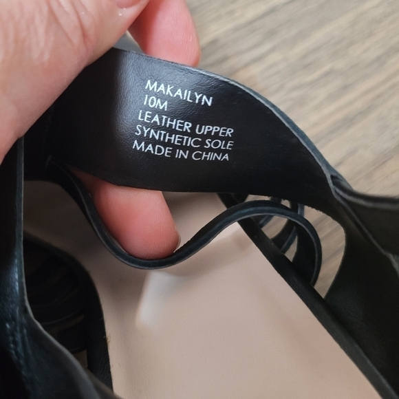 Tahari Makailyn black heel leather sandal size 10 - Picture 6 of 6